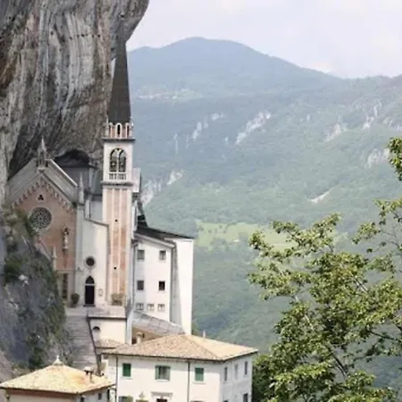 La Piazzetta Centralissimo Ristrutturato Wifi 卡普里诺韦罗内塞