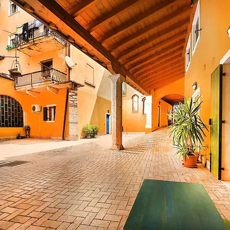 La Piazzetta Centralissimo Ristrutturato Wifi * 卡普里诺韦罗内塞